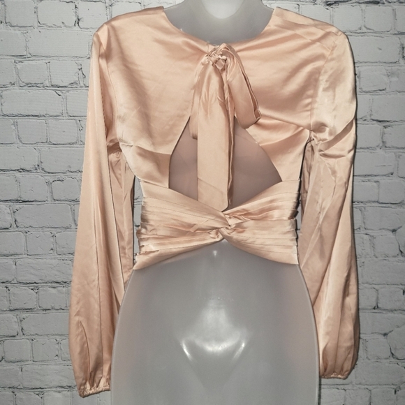 NWT Express Size Small Twist Front Open Back Top - Picture 5 of 6